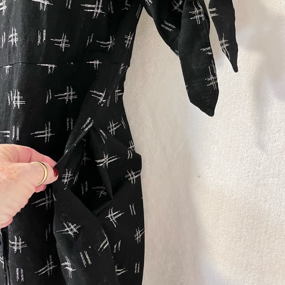 Vulcan women’s size S black-& white cotton blend short sleeve button-down dress - Picture 6 of 6